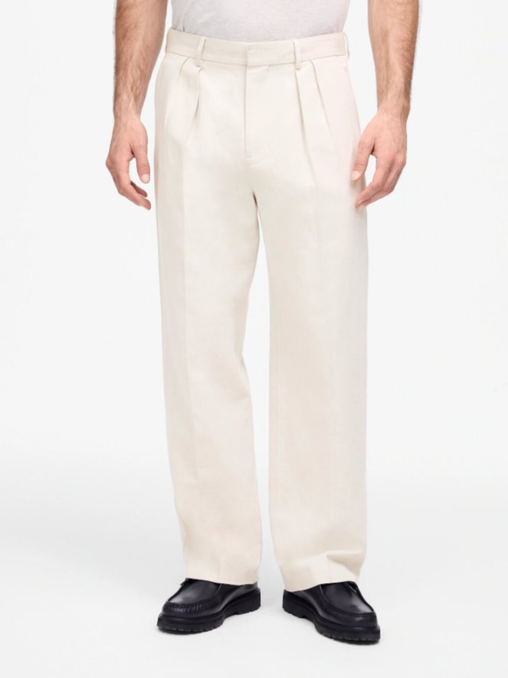 Madewell Double-Pleated Trouser in Cotton-Linen Blend in Bone Cream - Picture 5 of 16